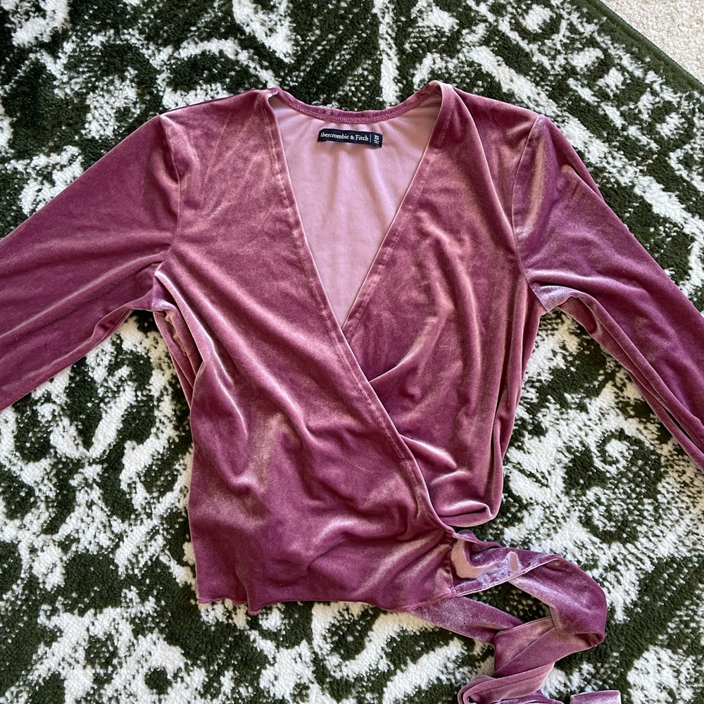 NWOT Abercrombie Pink Velvet Longsleeve Wrap Crop